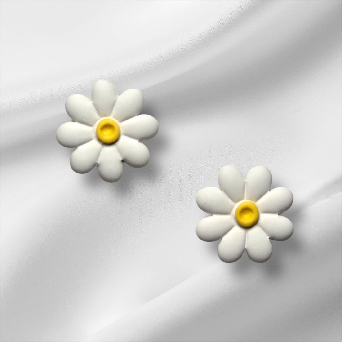 Sweet Daisy Stud Earrings