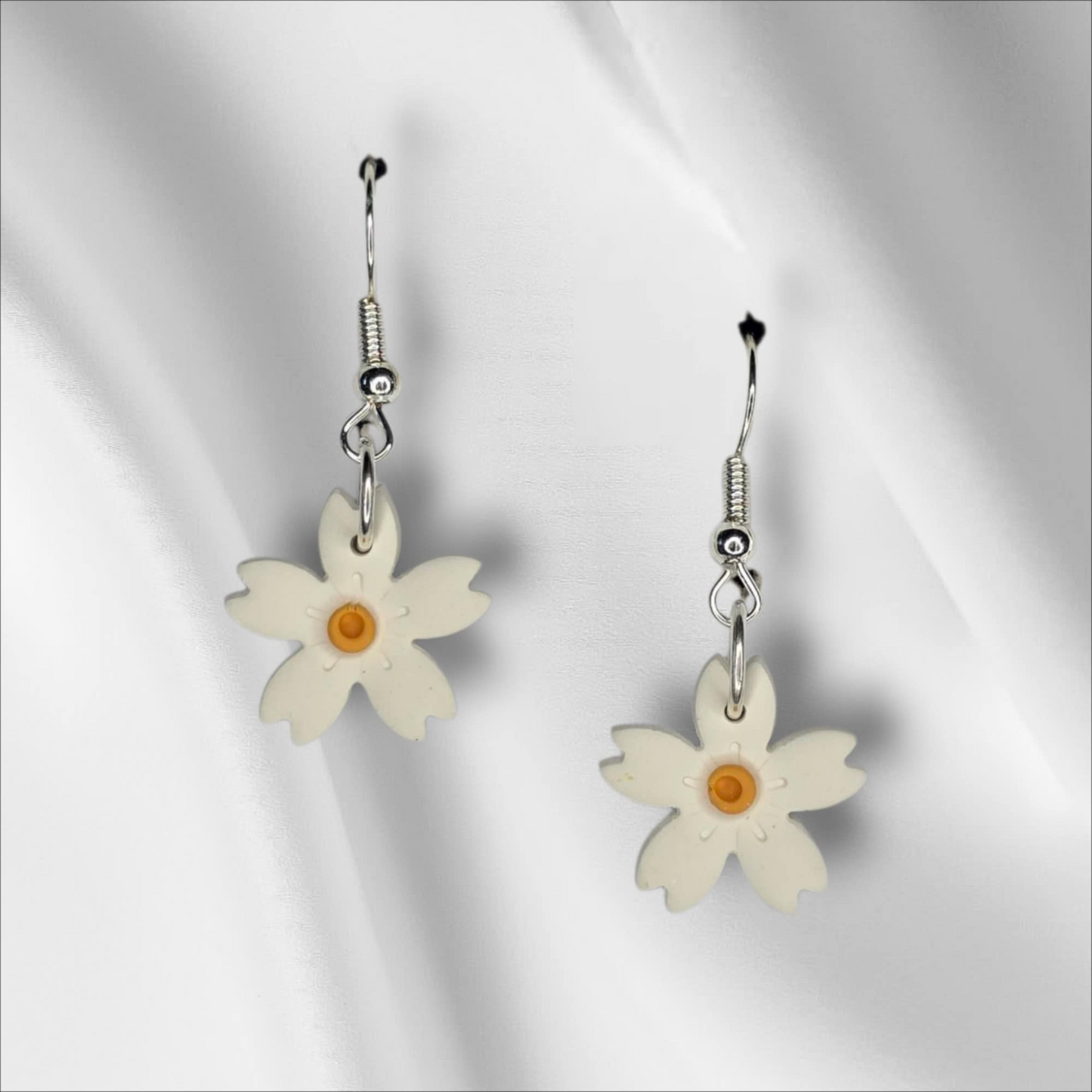 Small Daisy Dangle