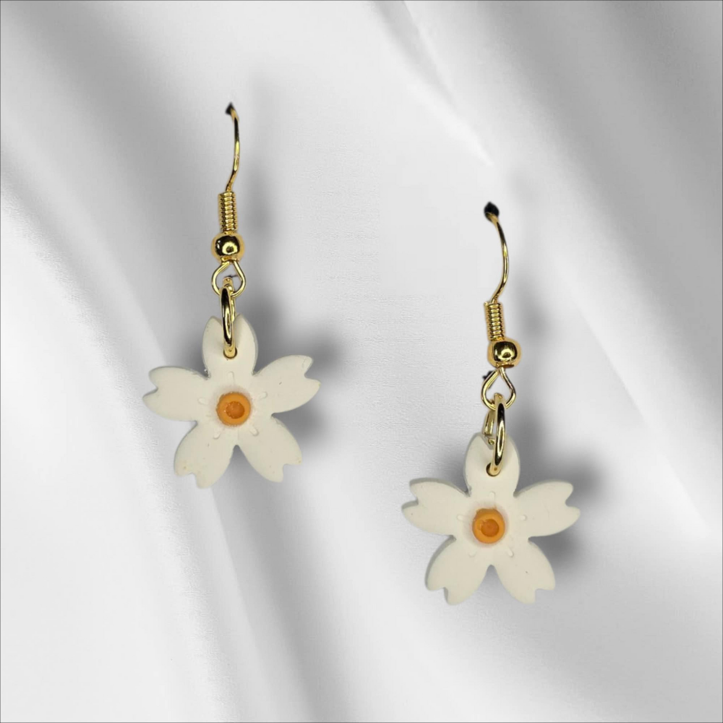 Small Daisy Dangle