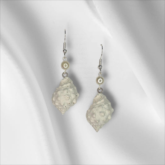 3D Sea Shell Dangle with Pearl
