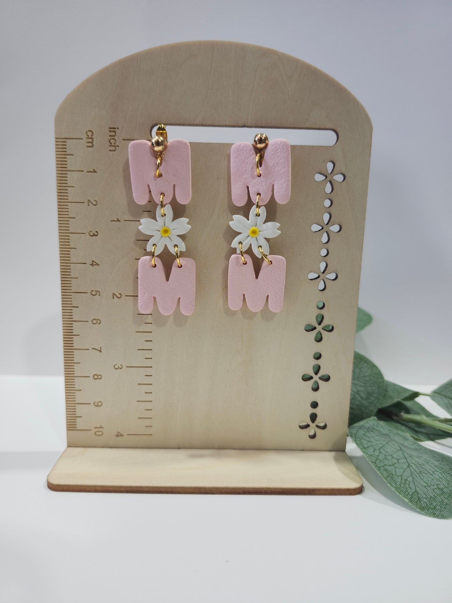 Daisy Mom Earring