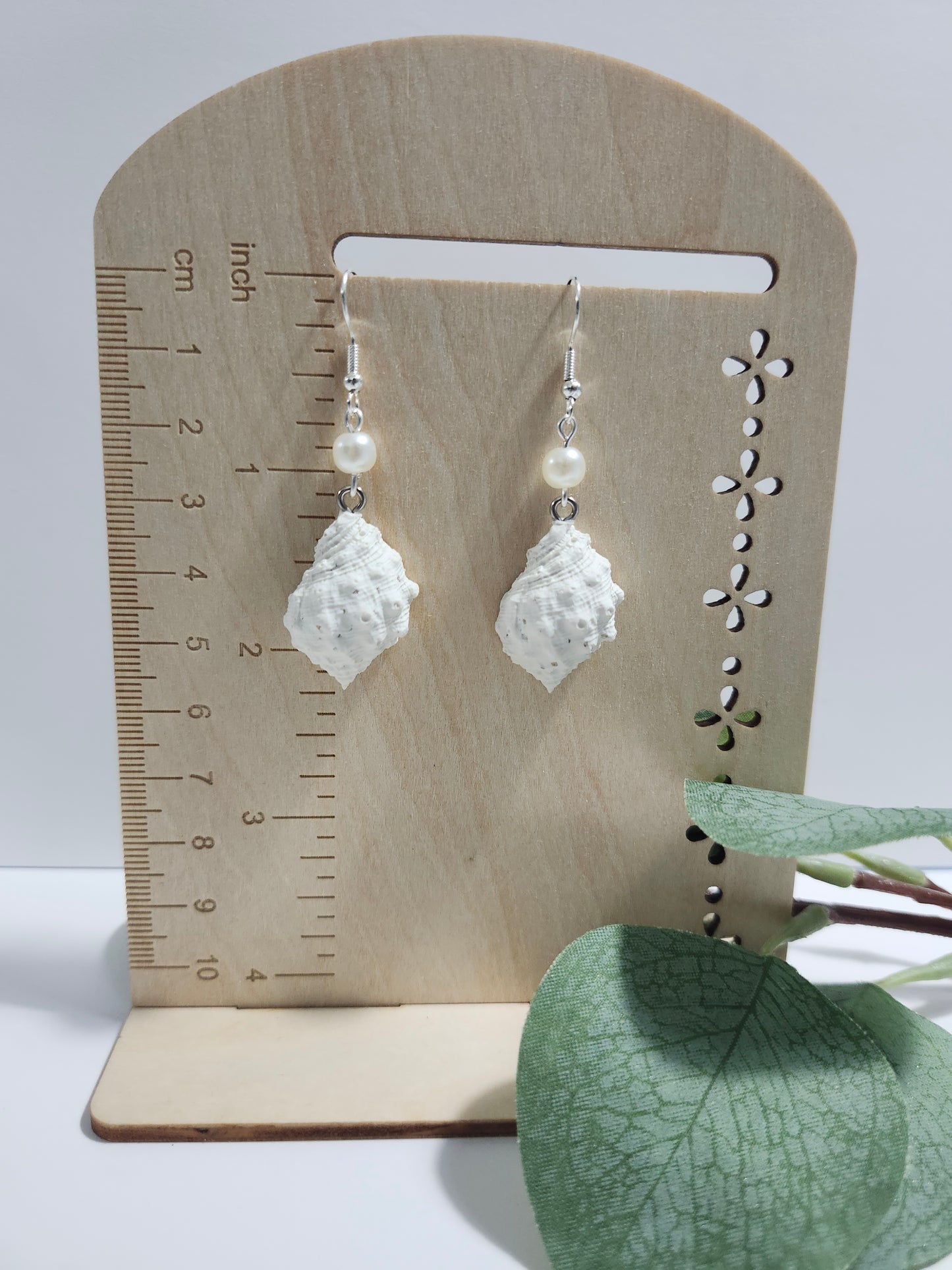 3D Sea Shell Dangle with Pearl