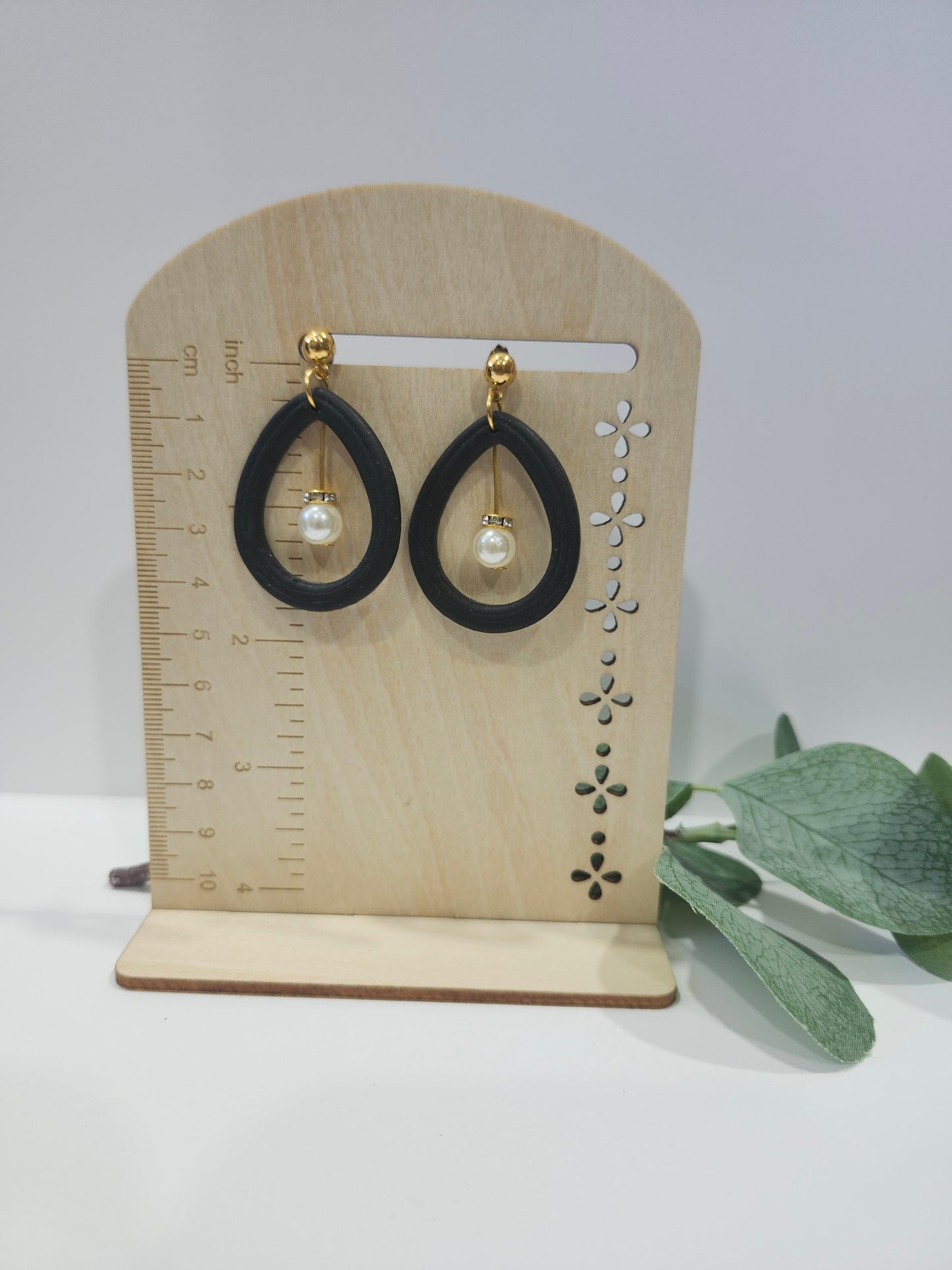 Open Teardrop Black With Pearl Drop Earrings (Gold)