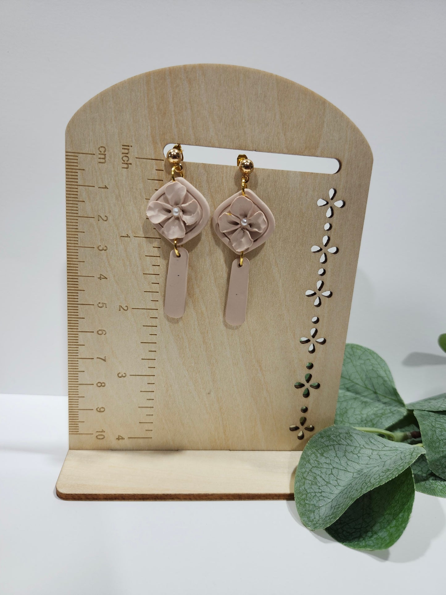 Beige Flower Dangle