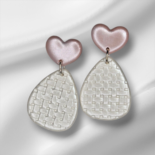 Pearlized Heart with Knitted Teardrop Earrings