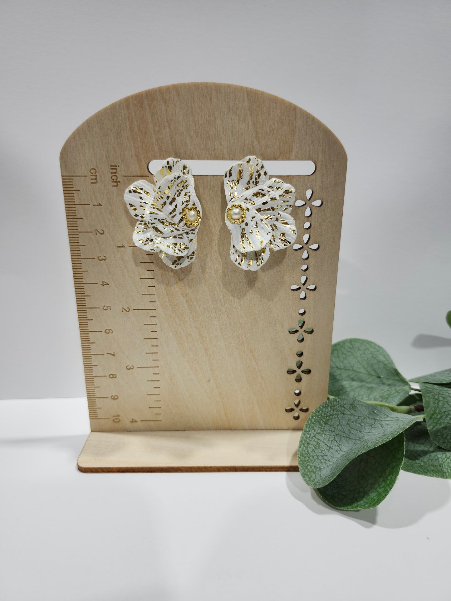 White and Gold Flower stud with a Pearl Center